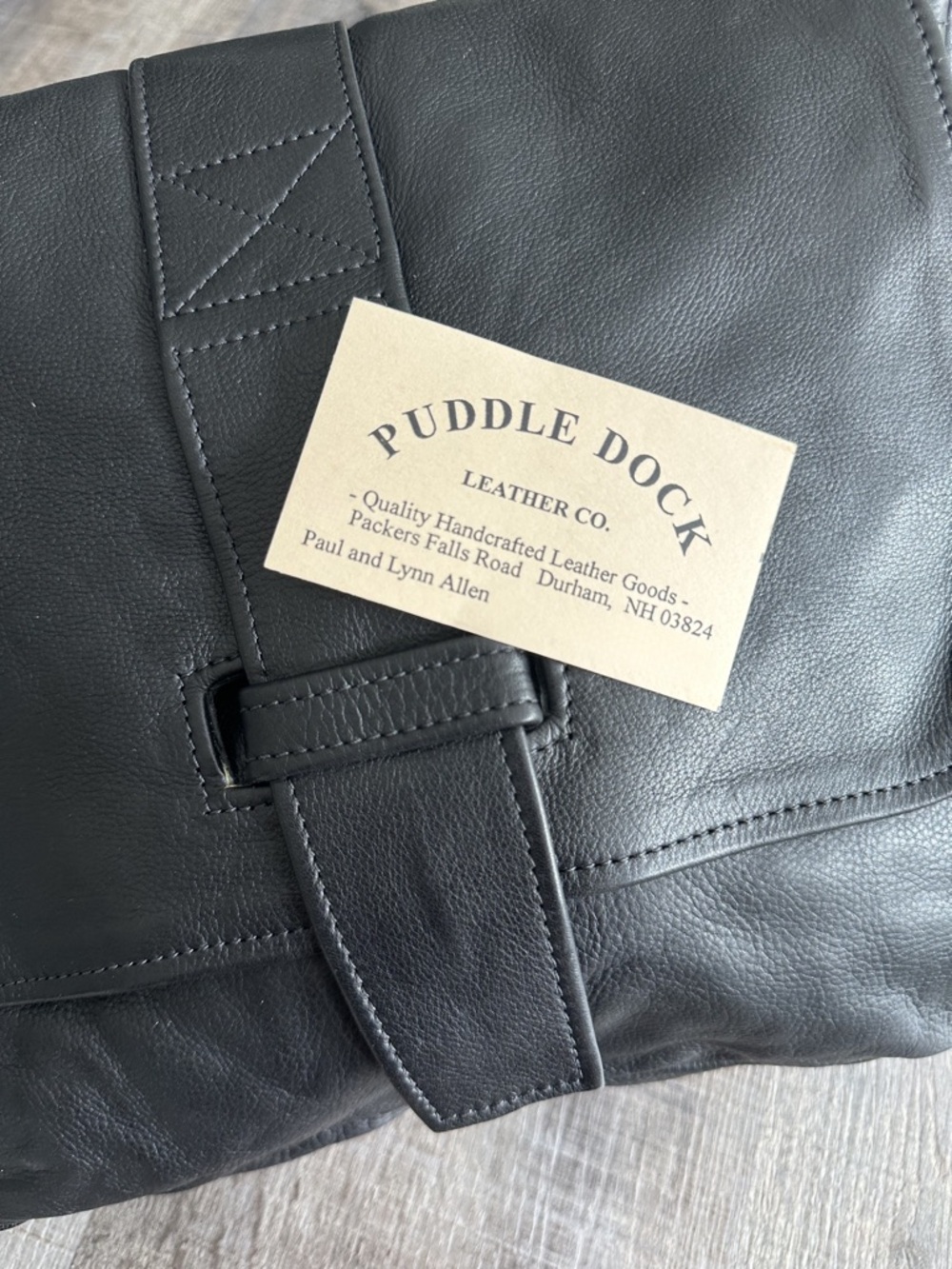 Classic Black Genuine Leather Shoulder Bag, Vintage Timeless Hand Crafted in USA - Picture 3 of 16